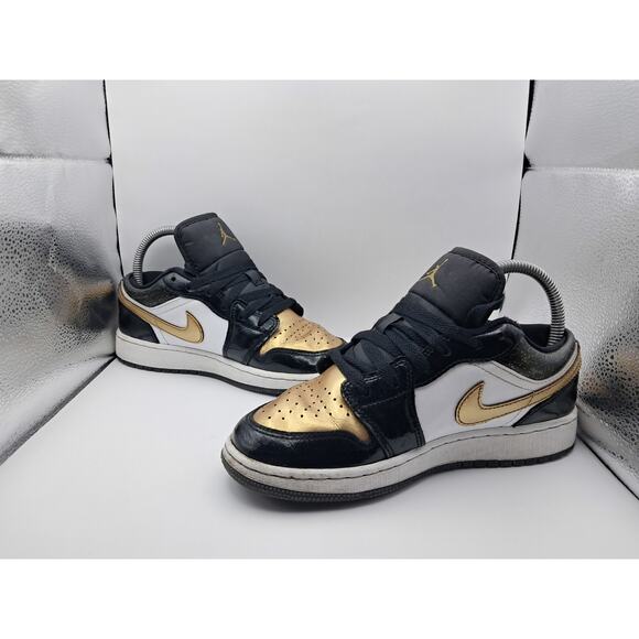 Size 4Y | 5.5W - Jordan 1 Low SE Gold Toe (GS) - DR6970-071 - Picture 2 of 8